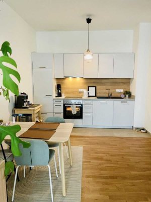 Helle 2-Zimmer-Wohnung mit EBK und Terrasse!