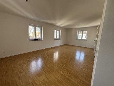 Schicke 3-Zimmer-Wohnung mit Balkon und Einbauküche in der Altstadt von Schrobenhausen