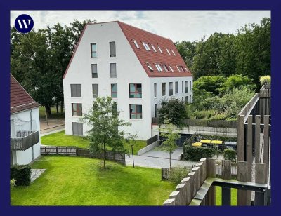 … mit Balkonblick ins Grüne – moderne DG-Wohnung mit Neubau-Ausstattung, Einbauküche, Abstellraum