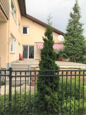 Lichtdurchflutete 4-Zimmer-Wohnung mit Terrasse in gepflegtem Mehrfamilienhaus in Ulm-Lehr