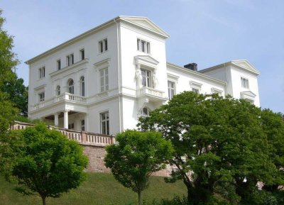 Ein Refugium von zeitloser Eleganz – Die Beletage der Weißen Villa in Gelnhausen