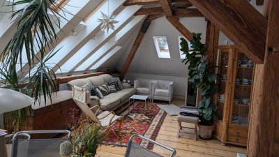 Wohnen mit Charakter: Großzügige 4,5-Zimmer-Dachgeschosswohnung in Bremen