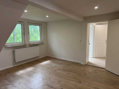 frisch sanierte Wohnung in zentraler Lage mit guter Anbindung