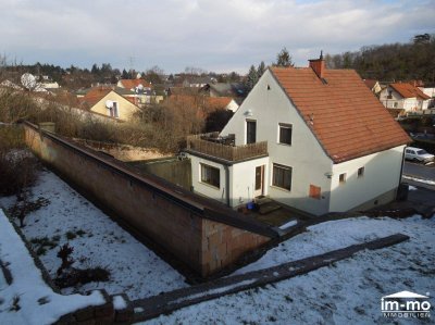 EINFAMILIENHAUS - 6 ZIMMER - 145,0 m2 WNFL + NEBENGEBÄUDE MIT GARAGE, HOBBYRÄUME - OG mit TERRASSE, 2.BAD+WC