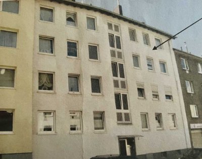 SCHÖNE ETAGENWOHNUNG MIT BALKON IN CITYLAGE