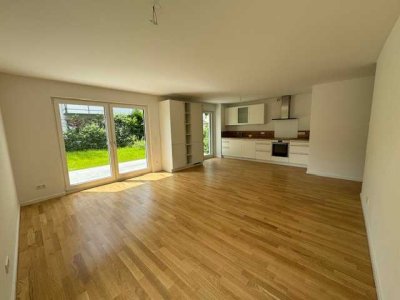 Sonnige 3-Zimmer-EG-Wohnung, Neubau 2024, eigener 163 m²-großer Garten, in München Hadern, EBK, TG