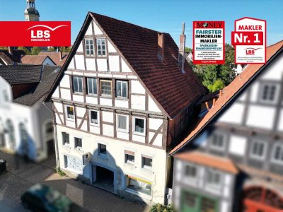 In Toplage für Handwerker und Investoren - sanierungsbedürftige Wohn- und Geschäftshaus…