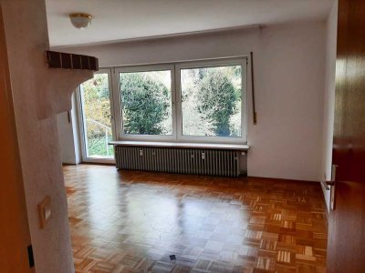 Großzügige 3-Zimmer-Wohnung mit Hobbyraum, Garten und Stellplatz in einer Doppelgarage in Gröbenzell