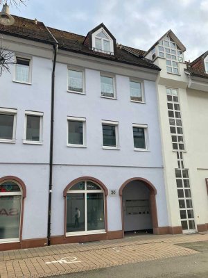 Gemütliche, helle DG-Wohnung mit Loggia in Top-Altstadtlage von Mosbach