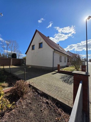 Doppelhaushälfte mit großzügigem Garten