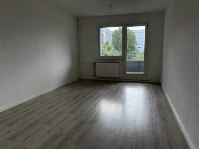 Wohnen in Hohenschönhausen - Familienwohnung mit Balkon und Aufzug!