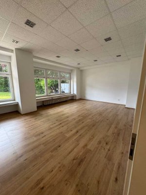 Freundliche 4-Zimmer-EG-Wohnung mit gehobener Innenausstattung in Neuss