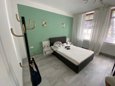 Ein renoviertes und vollmöbliertes WG-Zimmer moderne Ausstattung