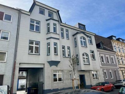 RÜ * Style* Balkon*Ruhe* 2 Zimmer *komplette Sanierung*Küche optional