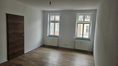 Schöne und sanierte 4-Zimmer-Wohnung optional angrenzende 1 Raum Wohnung mit verfügbar