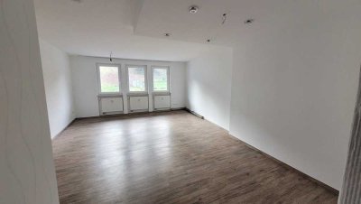 Hochwertige 3,5-Zimmer-Wohnung mit EBK und 2 Balkonen in zentraler Lage von Kulmbach