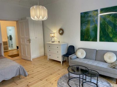 Wertvoll möbelierte Wohnung in Mitte für 1 Jahr zu mieten
