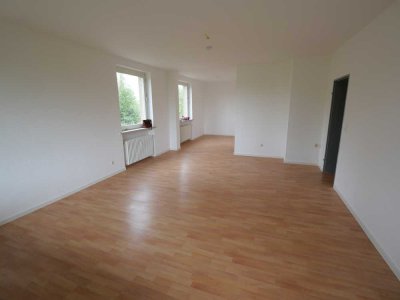 Helle 4-Zimmer-Wohnung im 1. OG eines gepflegten Dreifamilienhauses (mit EBK)