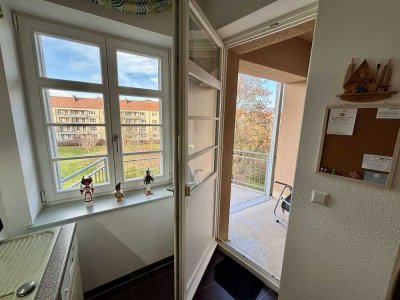 Sanierte gepflegte 2-Zimmer-Wohnung mit Balkon, Aufzug und hochwertiger Ausstattung in ruhiger Lage