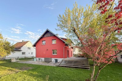 Einfamilienhaus mit großem Garten und Terrasse in ruhiger Lage