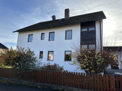 Geräumiges Einfamilienhaus mit separater Wohnung im 1. OG