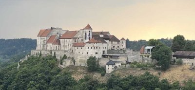 Luxuriöse und helle Penthouse-Wohnung mit Weitblick