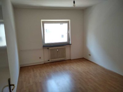Gepflegte 3-Zimmer-Wohnung im 4. OG mit Balkon in Mannheim-Lindenhof