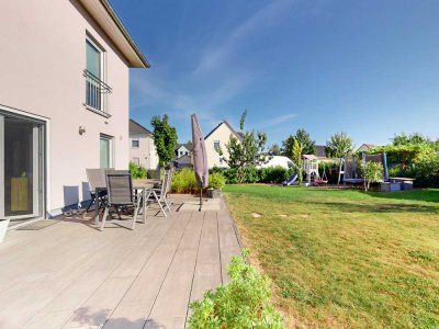 Familienfreundliches Wohnen: Stadtvilla mit Garten & Nähe zu Berlin