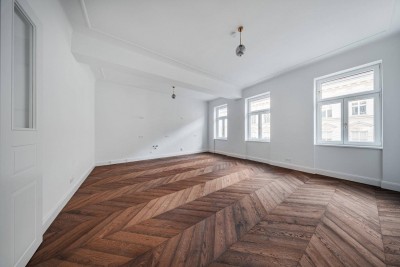 ERSTBEZUG beim Servitenviertel! Generalsanierter 3-Zimmer-Altbau mit Loggia