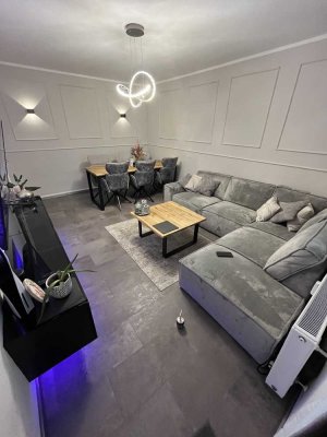 Provisionsfrei! Modernisierte 3-Zimmer-Wohnung mit Balkon / Stellplatz und EBK in Monheim-Baumberg