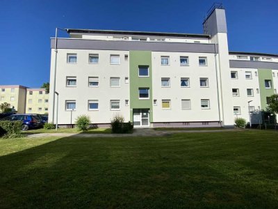 bis Einzug FRISCH RENOVIERT: 4-Raum-Hochparterre-Wohnung mit Balkon und Einbauküche in Bad Wimpfen