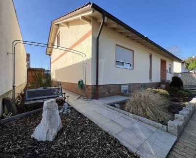 Charmanter Bungalow in verkehrsberuhigter Lage