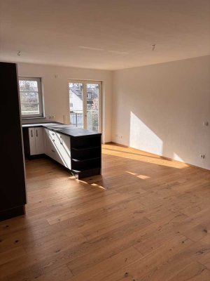 Traumhafte 2-Zimmer Wohnung mit Balkon in München-Untermenzing