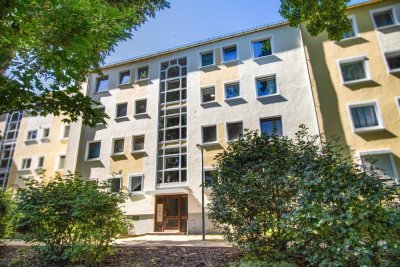 Bremen-Ellenerbrok-Schevemoor: Gepflegte 3-Zi.-Hochparterre Wohnung in zentraler Lage
