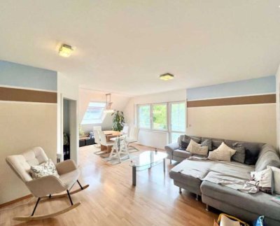 4-Zi-Wohnung in traumhafter Wohnlage mit großzügigen Sonnenbalkon und EBK
