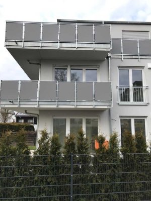 Moderne 2-Zimmer, 62qm, Neubauwohnung mit 2 Balkonen, TG-Stellplatz, zentrale Lage Germering