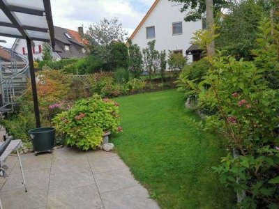 Große EG Wohnung mit eigenem Garten