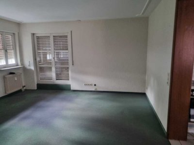 4,5-Zimmer Wohnung mit großer Terrasse in Stuttgart-Feuerbach