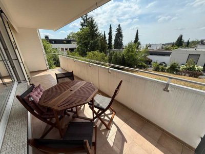 Große 4 Zi. ETW mit 124 m² Wfl., EBK, Tageslichtbad, G-WC, großer Balkon, Garage, in ruhiger Lage!