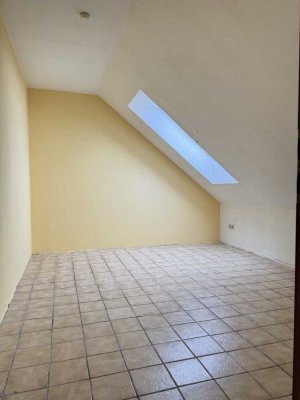 EINBAUKÜCHE + Bad mit FENSTER