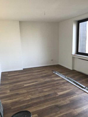 Helle 3-Zimmerwohnung mit Balkon und Wannenbad