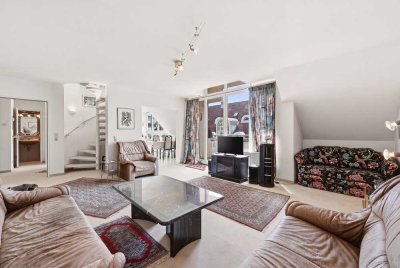 Premiumlage im Münchner Lehel: 2,5-Zimmer-Maisonettewohnung mit Einbauküche und TG-Stellplatz