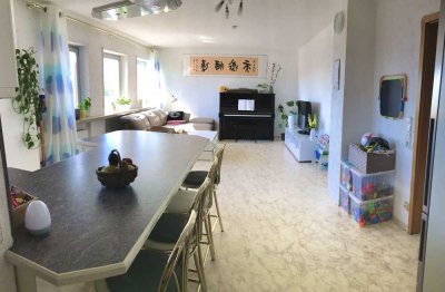 Stilvolle, gepflegte 4,5-Zimmer-Wohnung mit Balkon und Einbauküche in Erlangen Zentrum