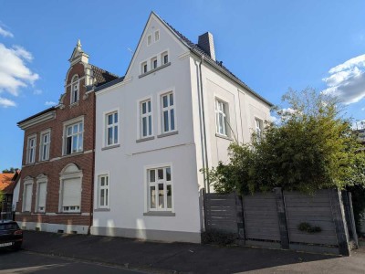 Offene Besichtigung am Samstag in Kerpen-Buir! Große Stadtvilla!