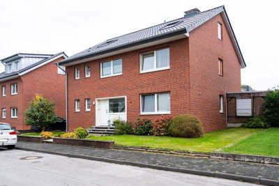 Vielseitig nutzbares Ein-/Dreifamilienhaus zu verkaufen.