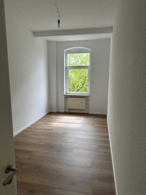 Ansprechende, frisch renovierte 3-Zimmer-Wohnung mit Südbalkon in Halle (Saale)