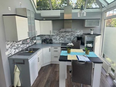 Exklusive möblierte 2-Zimmer-Wohnung mit Garten!