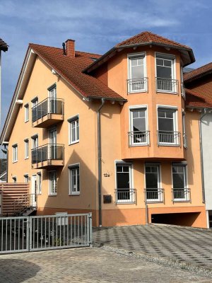 Gehobenes Wohnen mit Flexibilität – DHH mit Einliegerwohnung & Tiefgarage