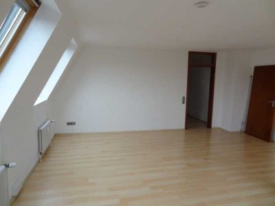 Esslingen-Stadtmitte: Großzügige 1,5-Zimmer Wohnung mit Einbauküche