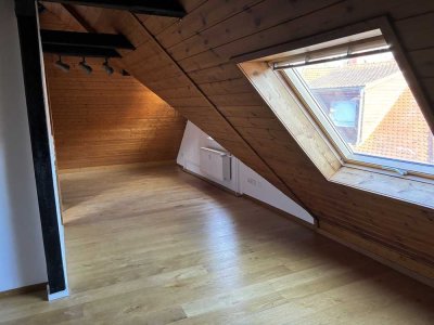 Hochwertig renovierte & zweistöckige 4-ZKB-Wohnung in Zwingenberg – zentrale Lage, sofort einziehen!